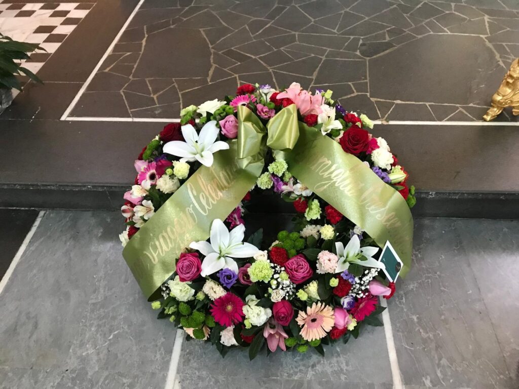 ghirlanda per funerale - rossa